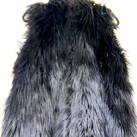 Jackets & Blazers - Black rivet black fur vest size meduim